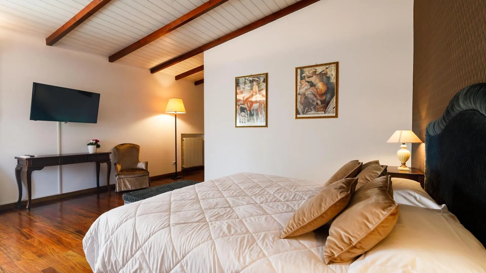 Country house Agriturismo Villa Godenano - Pool&Restaurant Castellina in Chianti Italy