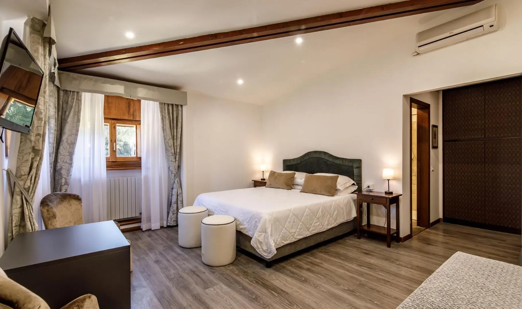 Country house Agriturismo Villa Godenano - Pool&Restaurant Castellina in Chianti Italy