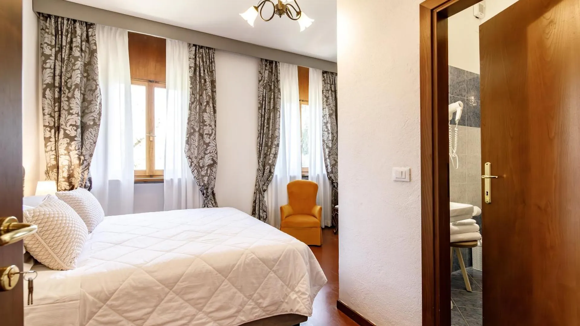 Country house Agriturismo Villa Godenano - Pool&Restaurant Castellina in Chianti Italy